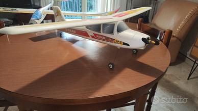 Aeromodello MiniMag con radiocomando e accessori