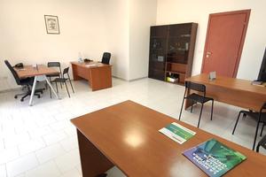 Locale arredato in centro vigilato con parcheggi