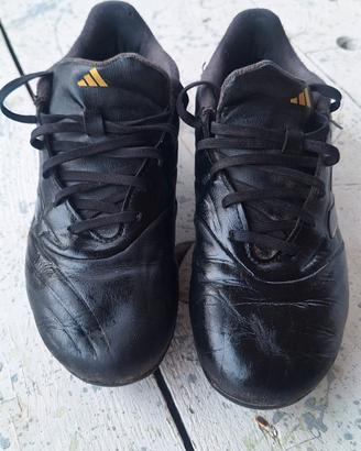 Scarpe da calcio Adidas in cuoio taglia 39 e 1/3