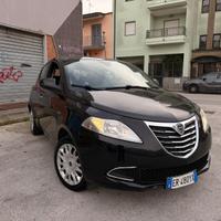 Lancia Ypsilon 1.2 69 CV Unyca