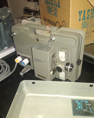 YASHICA 8P-2 completo di scatola
