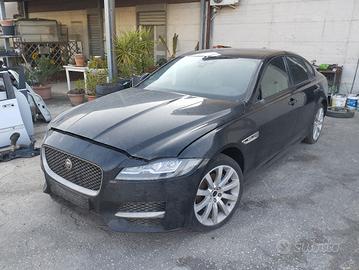 JAGUAR XF ricambi usati 