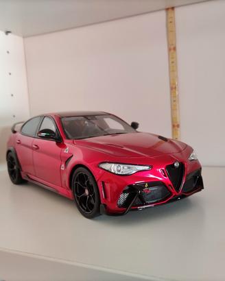 Ottomobile OT402 Alfa Romeo Giulia Gtam 1:18