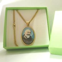 collana con ciondolo 