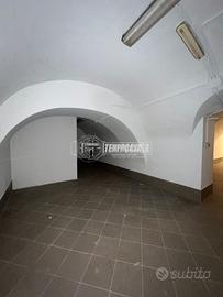 VIA BELVEDERE- LOCALE DI 65 MQ