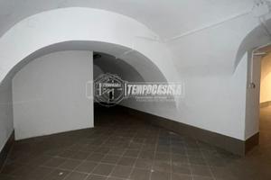 VIA BELVEDERE- LOCALE DI 65 MQ
