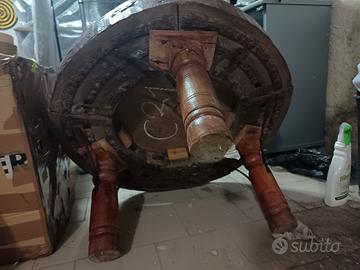 tavolino  rotondo con ruota di carro