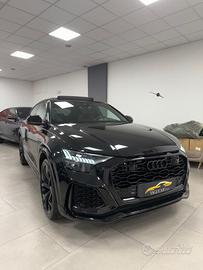Audi Q8 RS TFSI V8 quattro tiptronic