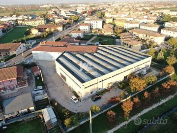 Immobile di 4452 m² con più di 5 locali a Torbole 
