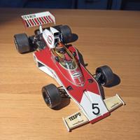 MINICHAMPS 1:18 E.FITTIPALDI MCLAREN M23 WC 1974