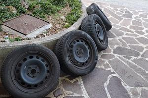 cerchi in ferro con pneumatici invernali 