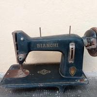 Macchina da cucire antica