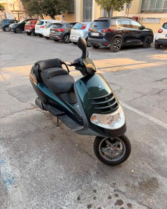Piaggio Hexagon GTX 180