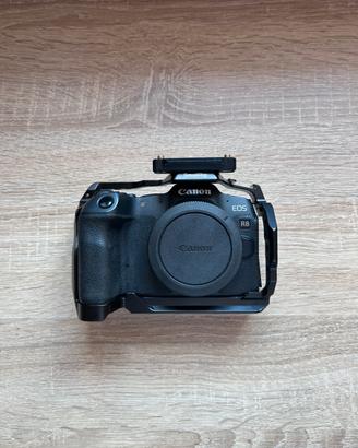 Canon EOS R8 + SmallRig Cage