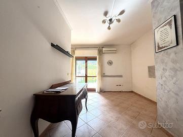 2 LOCALI A MONTEROTONDO