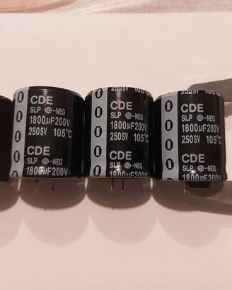 Condensatori Elettrolitici 1800uF 200V 105°C