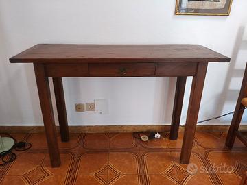 Tavolino porta oggetti e telefono in arte povera 