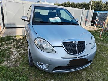 Lancia ypsilon
