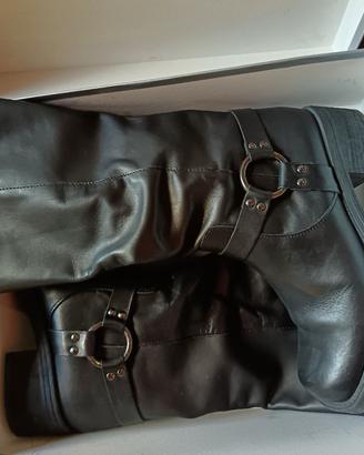 stivali neri divine follie nuovi