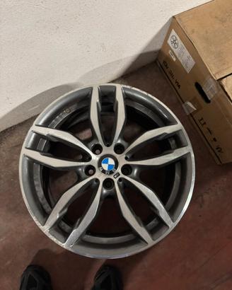 Cerchi bmw x4 con gomme