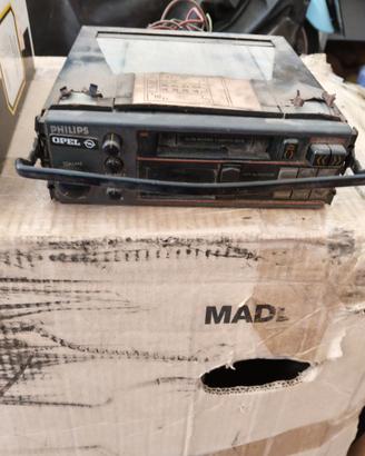 Stereo auto a cassette marchiato Opel