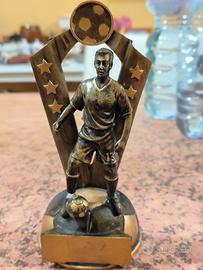 Statuina calciatore in metallo in eccellenti condi