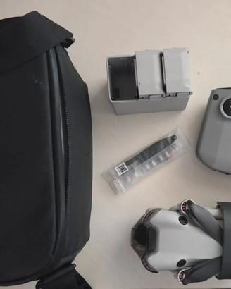 DJI Mini 4 Pro Fly More Combo + RC‑N3 nuovo – 3 ba