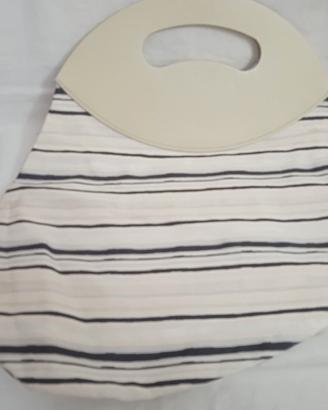Borsetta a mano in stoffa e plastica 