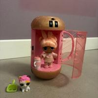 LOL con cofanetto e gatto