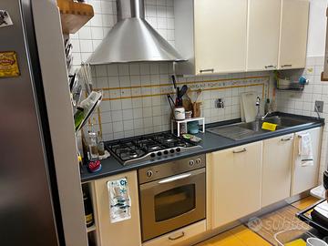 Cucina componibile completa di forno e cappa