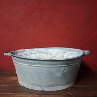 Grande tinozza / mastello ovale vintage in lamiera