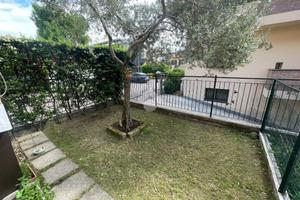 VILLA A SCHIERA A SARONNO