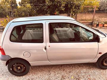 Twingo anno immatricolazione  dicembre 2000