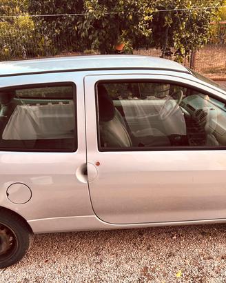 Twingo anno immatricolazione  dicembre 2000