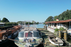 Barca passeggeri idrogetto