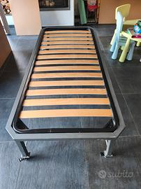 letto singolo in ferro con rotelle
