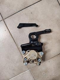 Kit supporto + Pinza Freno Brembo sotto R1 15-26