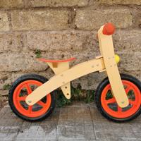 Bici in legno senza pedali