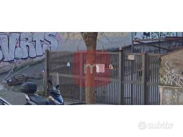 Box / Garage di 15 m² a Roma