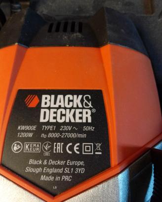 Elettrofresatrice verticale Black& Decker 