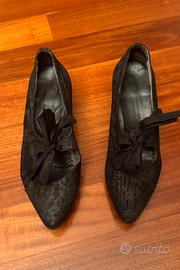 scarpe nere con fiocco in raso