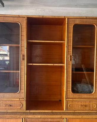 Splendido Mobile Vintage in Bamboo e Vimini