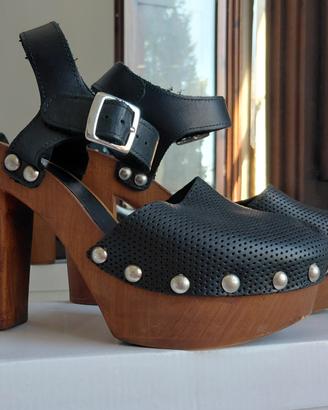zoccoli neri   in legno con cinturino n.38
