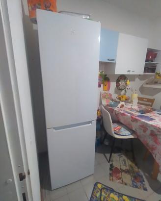 frigorifero modello Indesit NO FROST