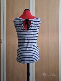 Canottiera a righe con fiocco stile alternativo