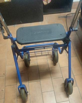 Deambulatore Rollator