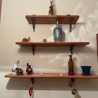 3 mensole in coordinato color ciliegio con staffe