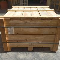 cassa in legno su bancale per riutilizzo creativo 