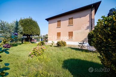 BRUNELLO - VILLA BIFAMILIARE INTERA CON GIARDINO P