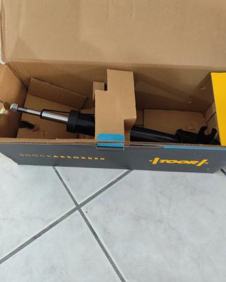 Ammortizzatori in coppia per Lancia Y 2a serie